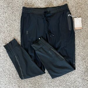 W’s On Running Pants, Medium